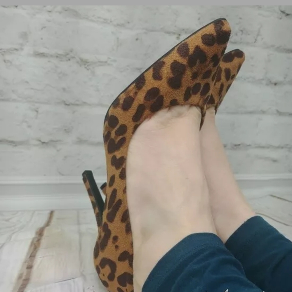 Worn once! Leopard print heels